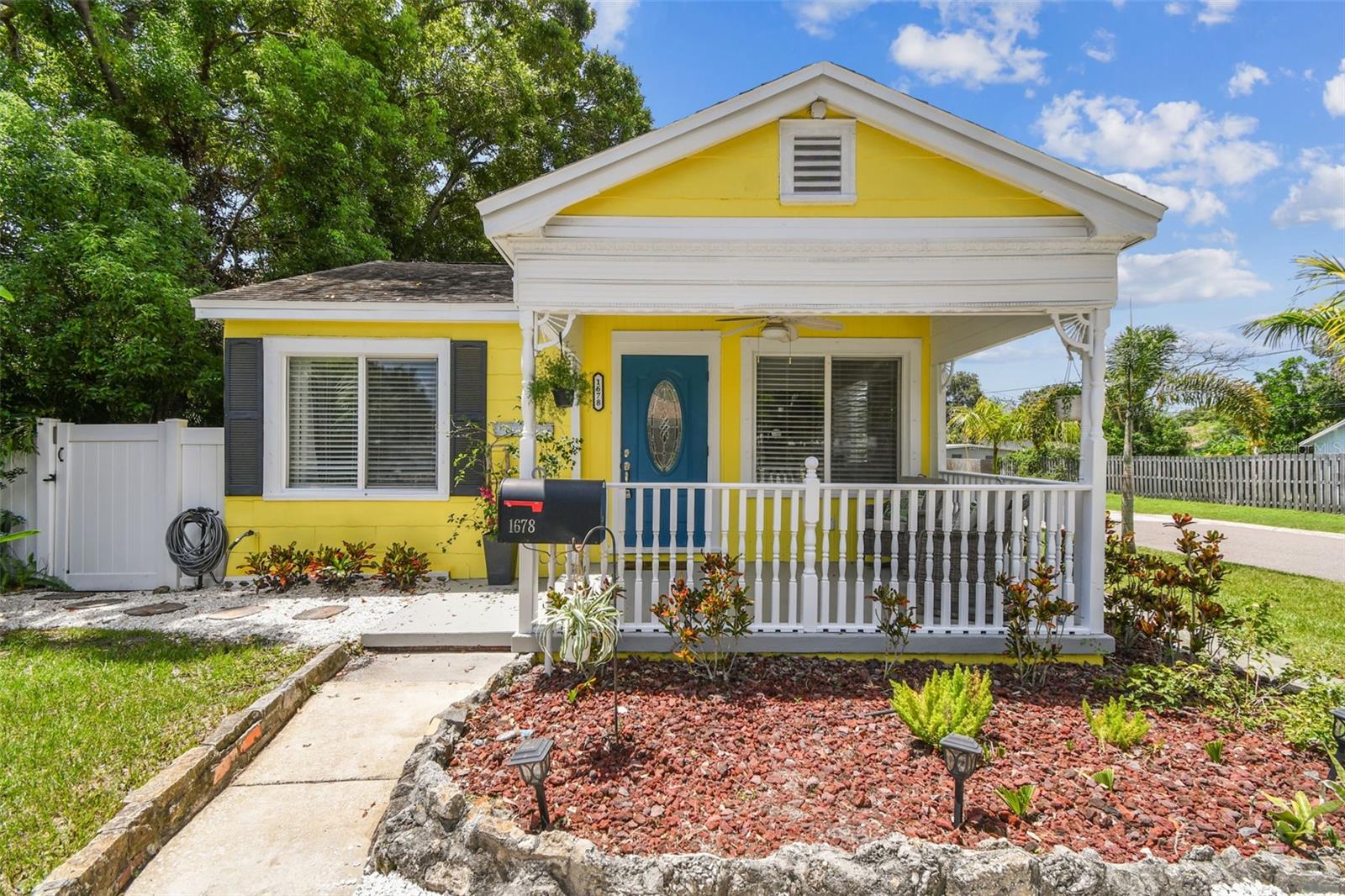Image 6 of 62 For 1678 27th Avenue N