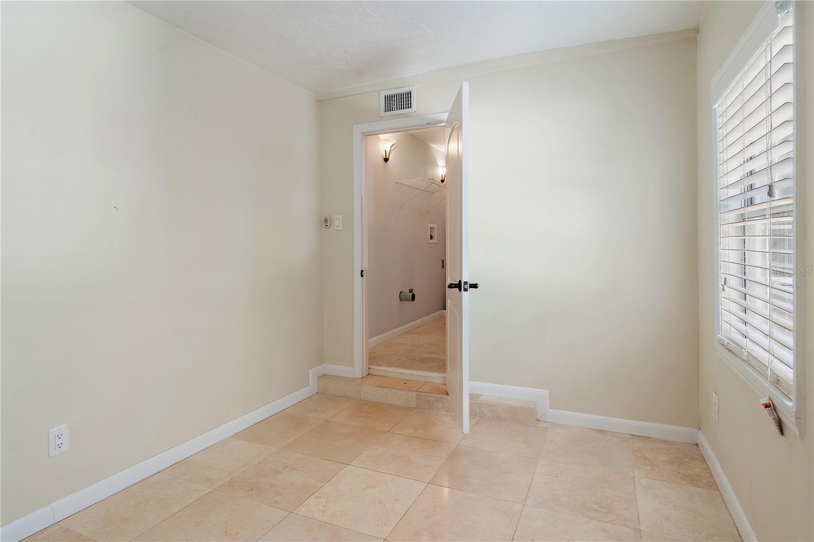 Image 20 of 25 For 1145 Palm Bluff Street