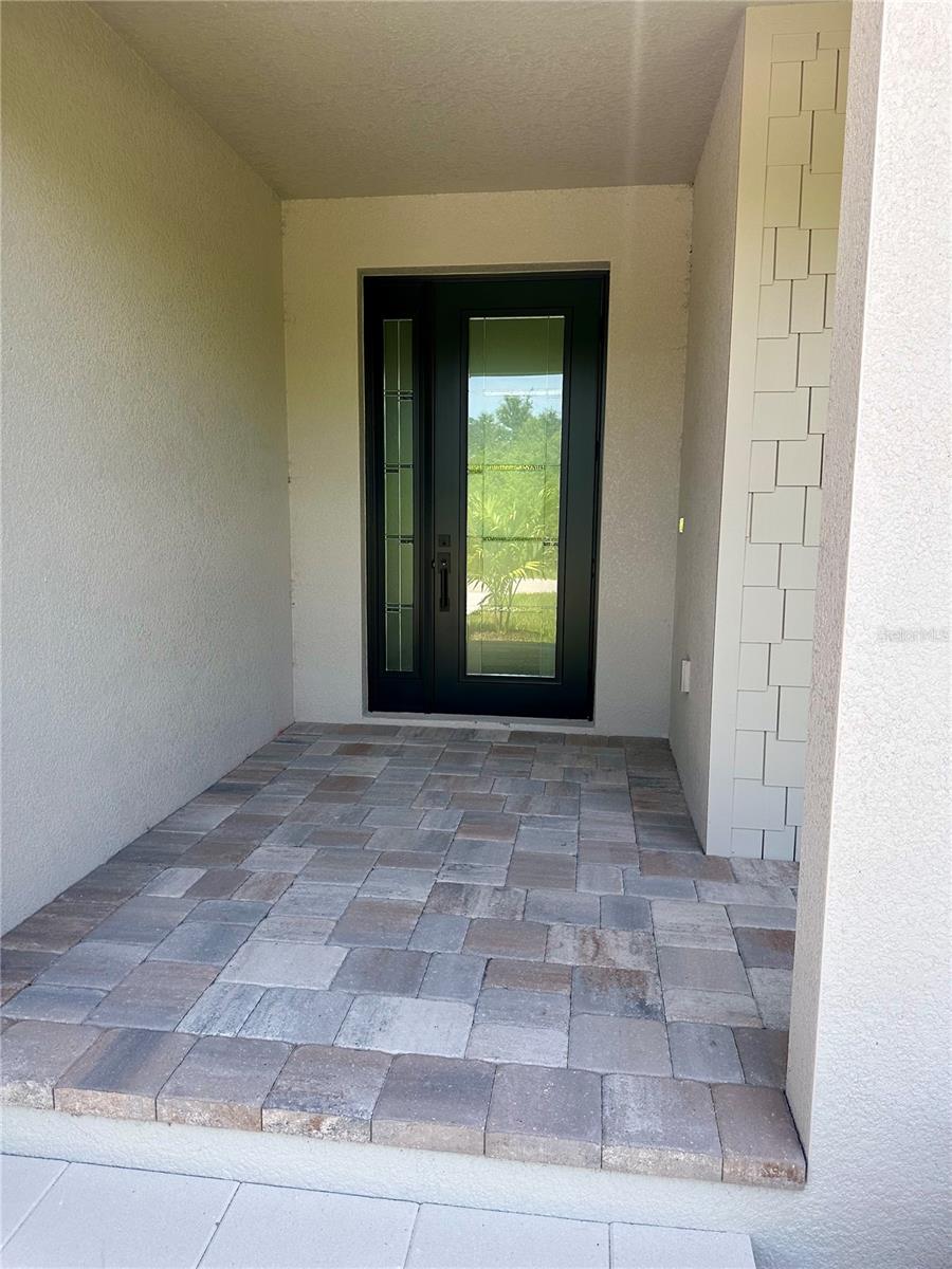 Listing photo id 8 for 107 Bebb Court