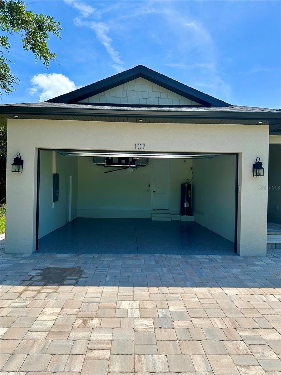 Listing photo id 9 for 107 Bebb Court