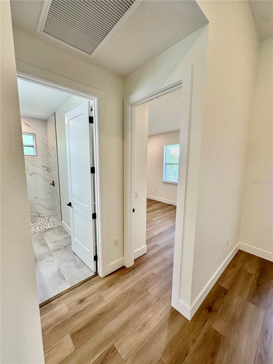 Listing photo id 19 for 107 Bebb Court
