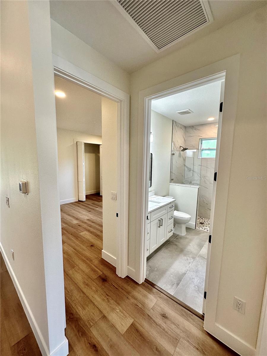 Listing photo id 20 for 107 Bebb Court
