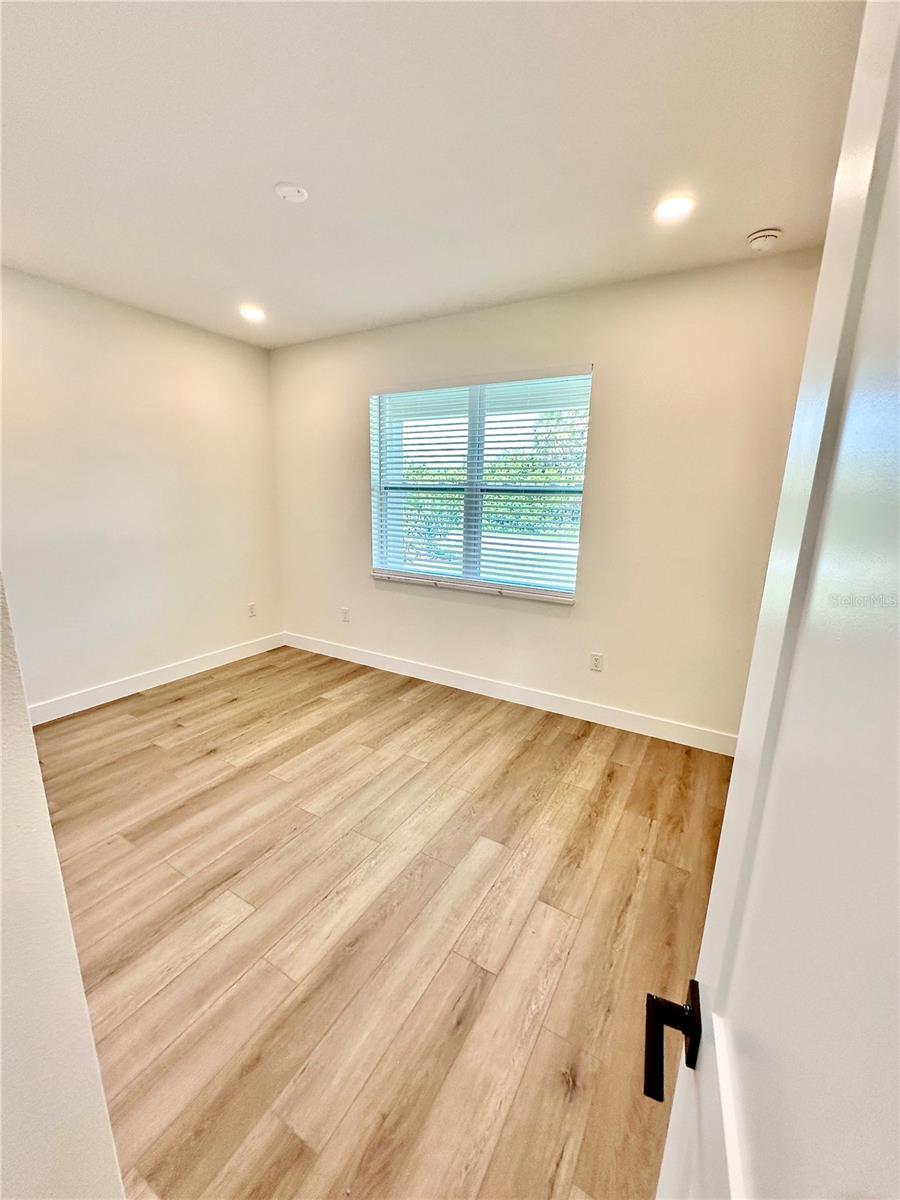 Listing photo id 22 for 107 Bebb Court