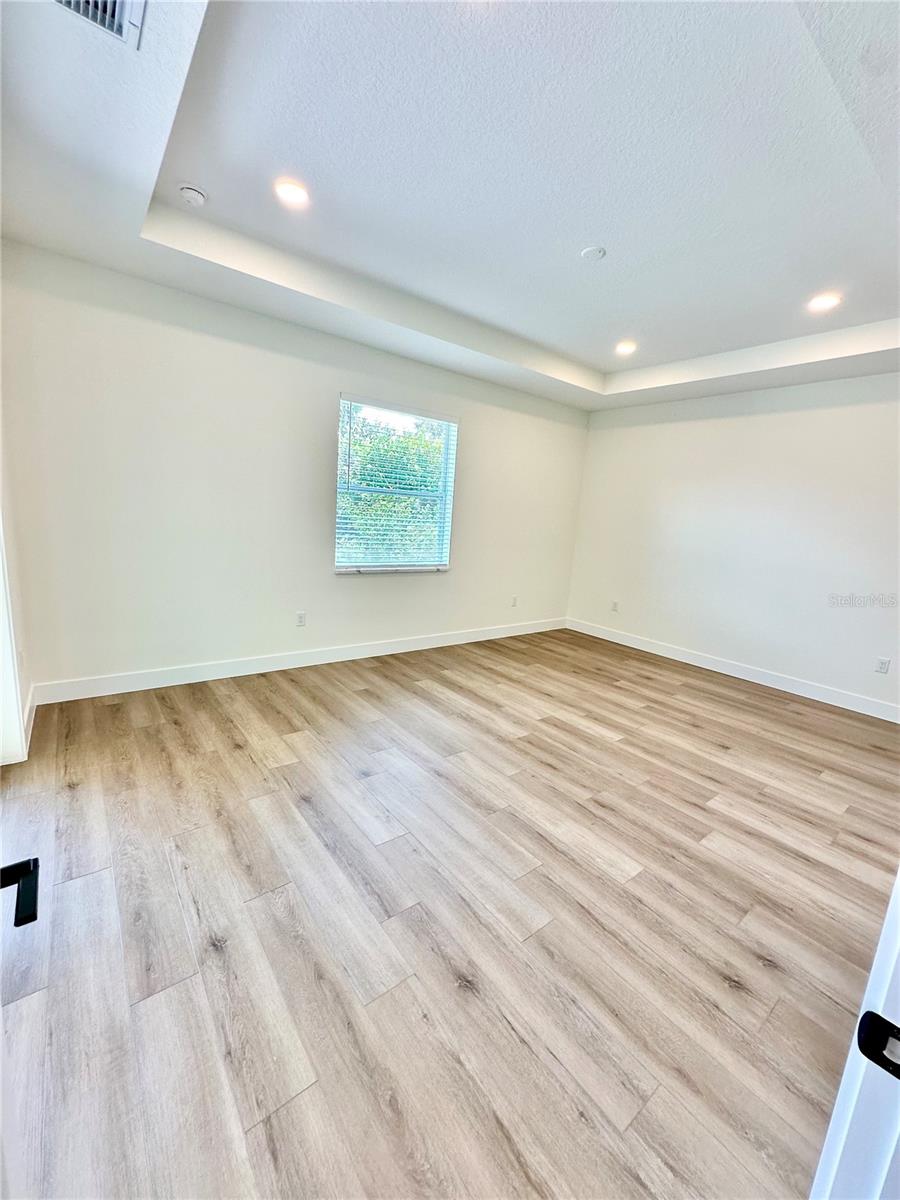 Listing photo id 26 for 107 Bebb Court