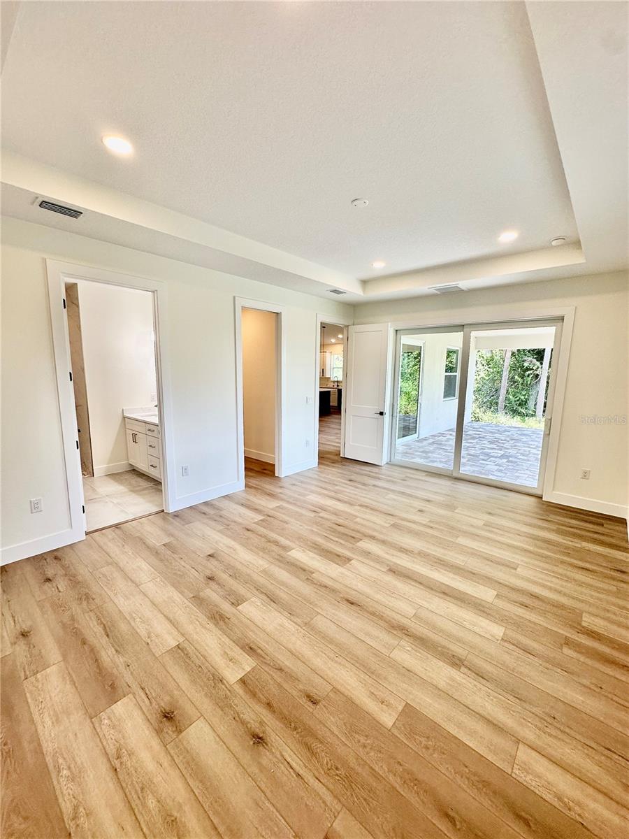Listing photo id 27 for 107 Bebb Court