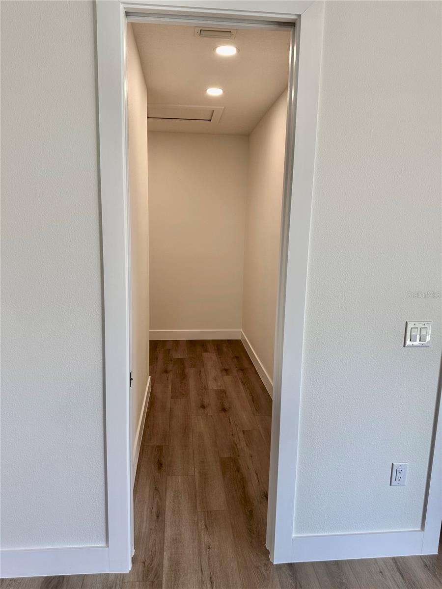 Listing photo id 28 for 107 Bebb Court