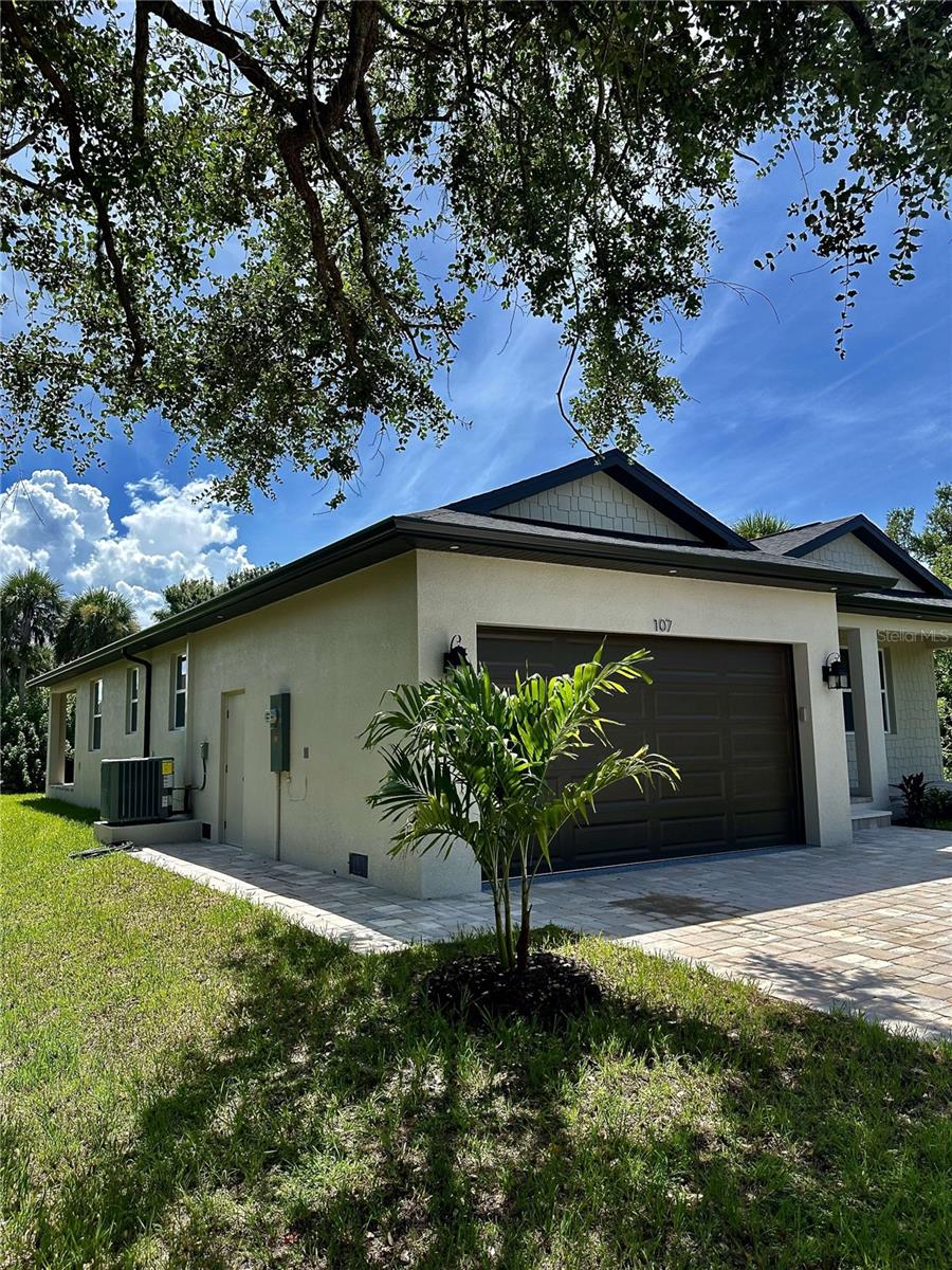 Listing photo id 3 for 107 Bebb Court