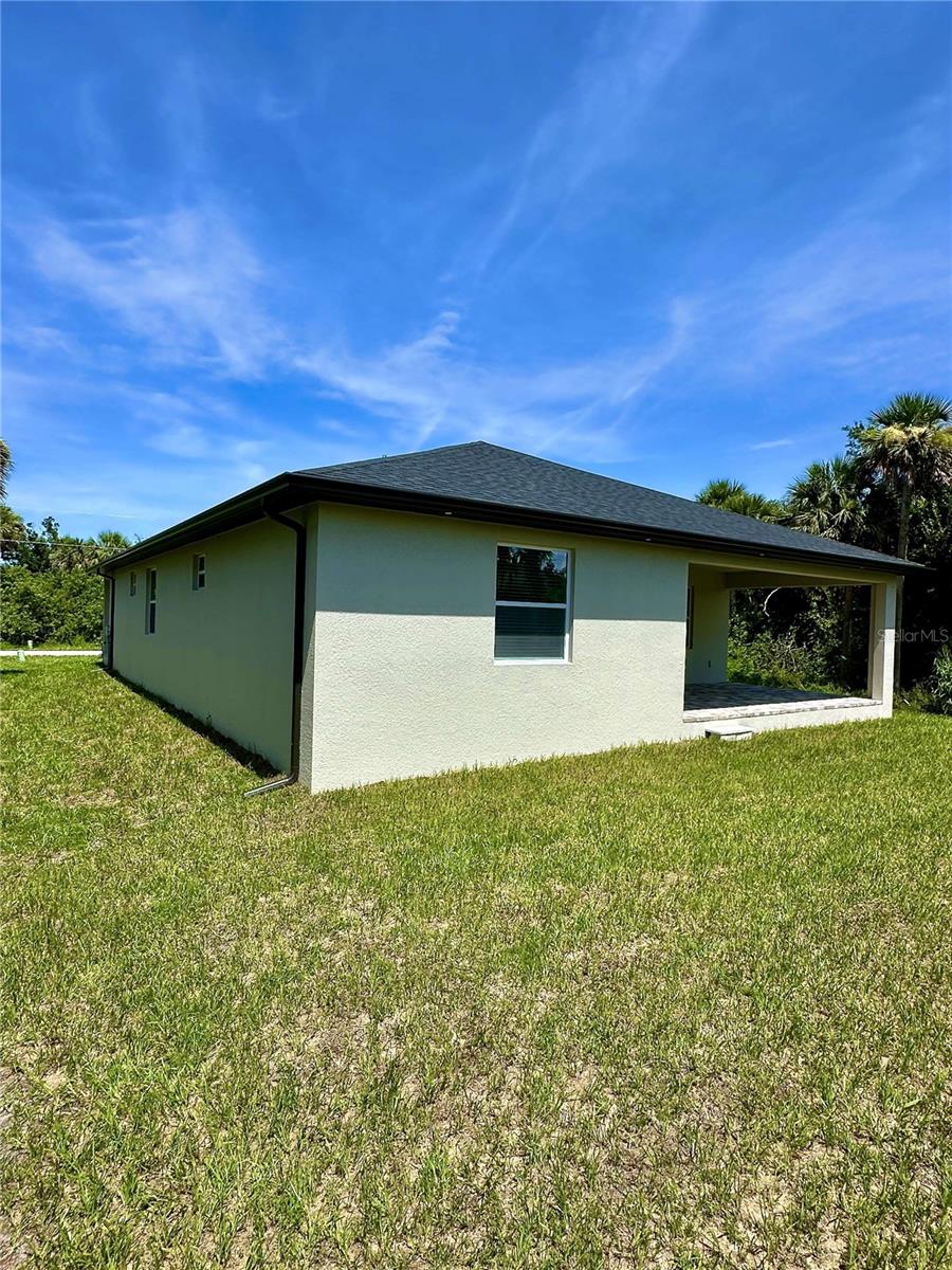 Listing photo id 5 for 107 Bebb Court