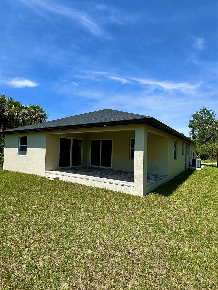 Listing photo id 6 for 107 Bebb Court