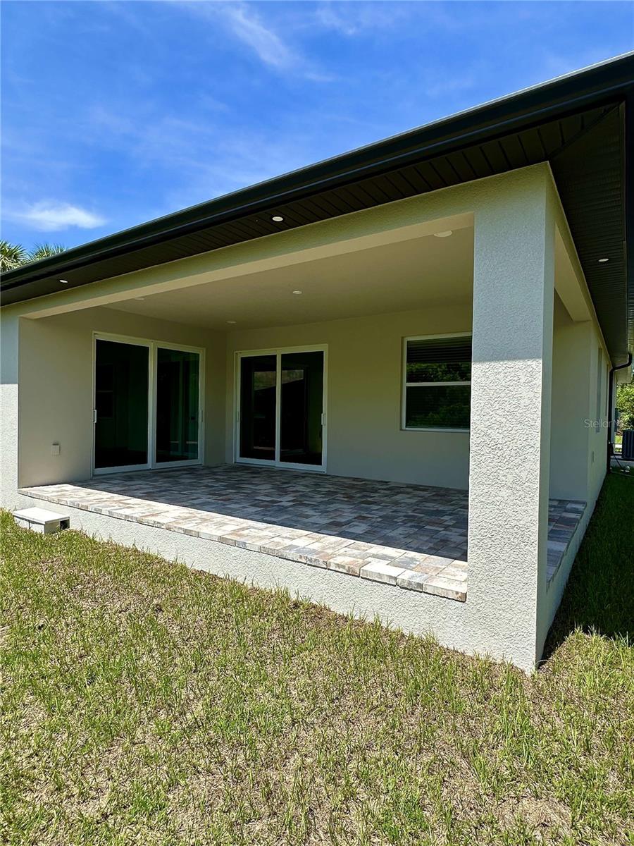 Listing photo id 7 for 107 Bebb Court