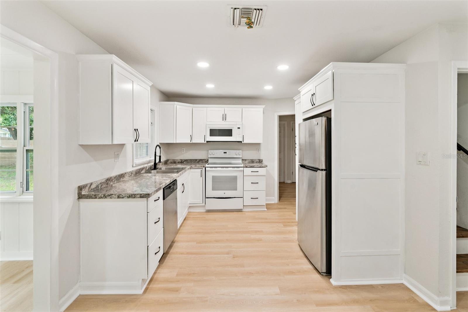 Image 6 of 24 For 5654 Poinciana Road
