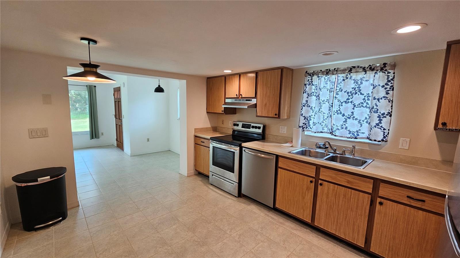 Image 11 of 32 For 28435 Trident Court