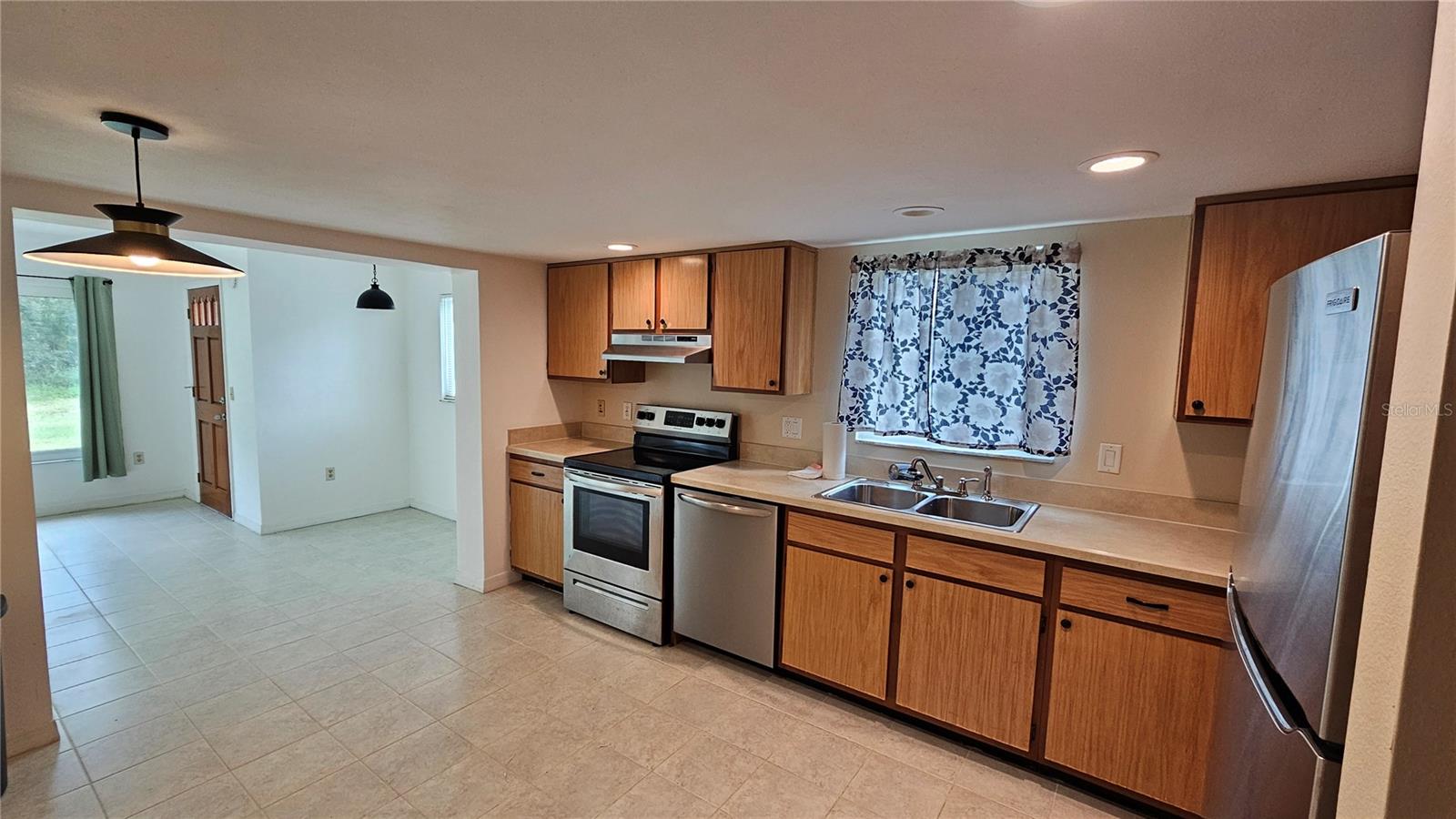 Image 14 of 32 For 28435 Trident Court