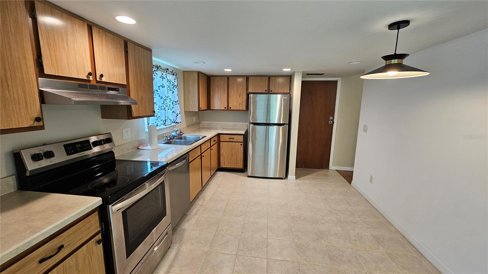 Image 9 of 32 For 28435 Trident Court