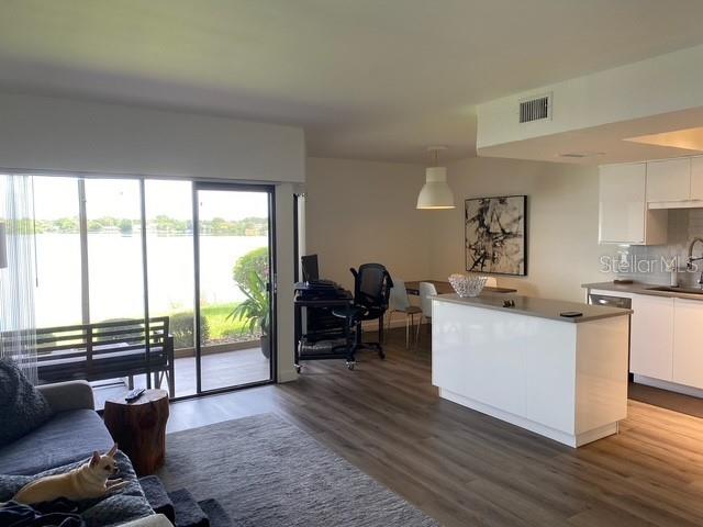 Image 14 of 25 For 1007 Bayshore Boulevard 107