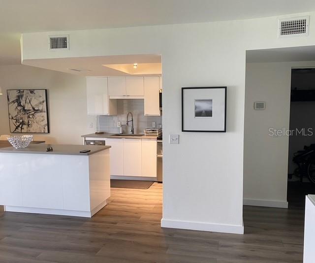 Image 19 of 25 For 1007 Bayshore Boulevard 107