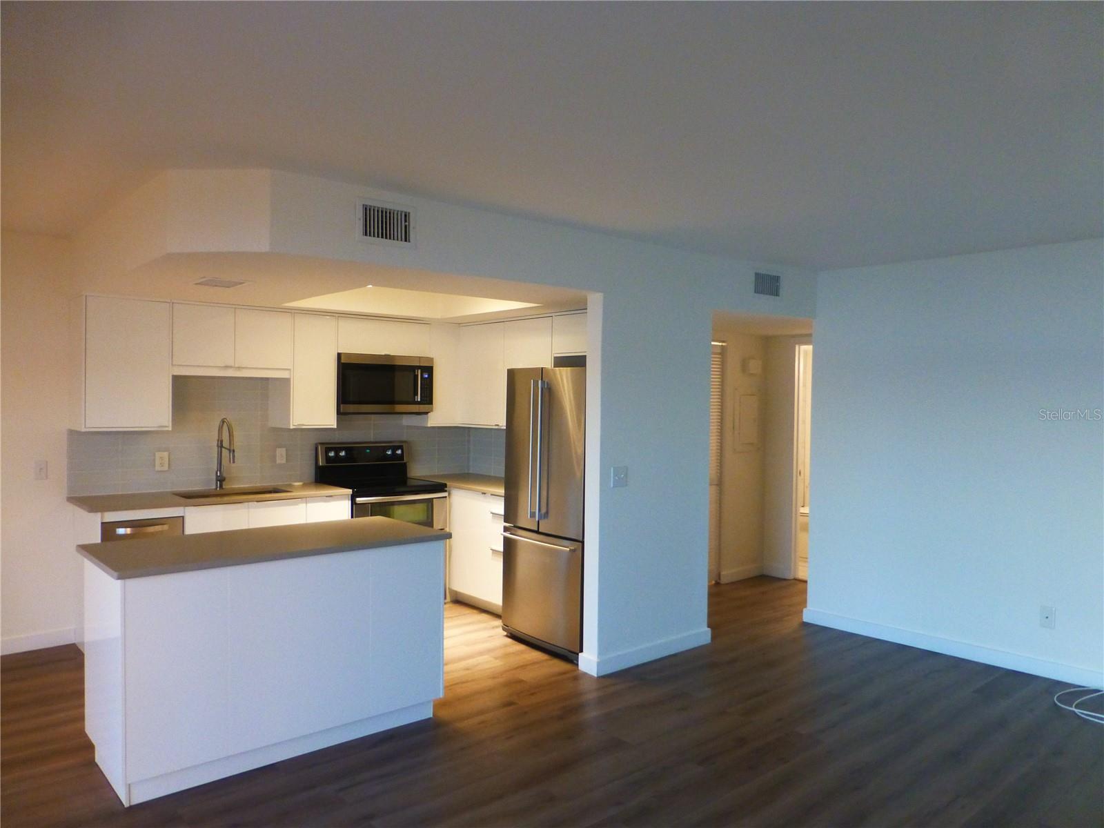 Image 20 of 25 For 1007 Bayshore Boulevard 107