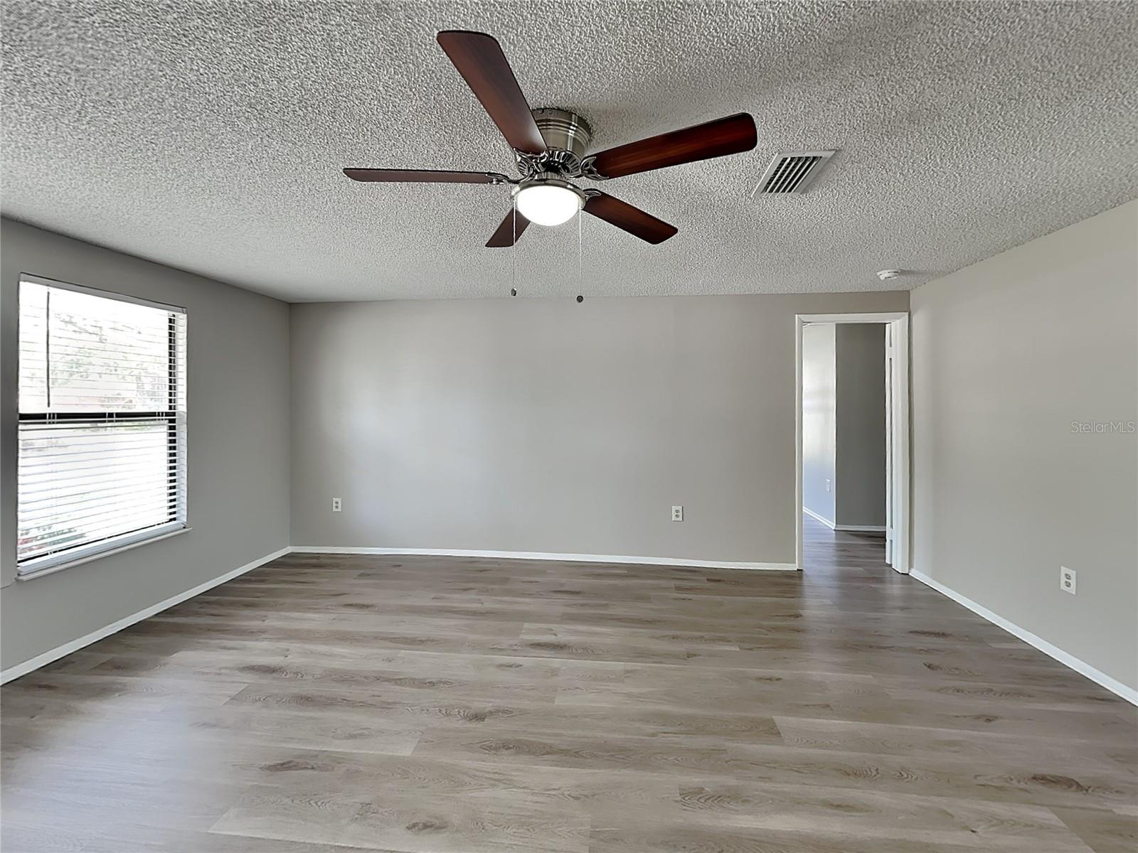 Image 4 of 16 For 6714 35th Avenue W