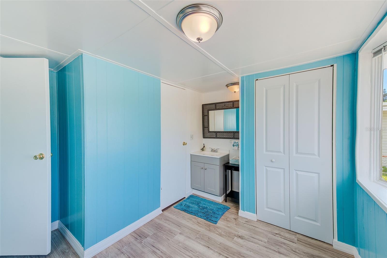Image 10 of 39 For 6580 Seminole Boulevard 633