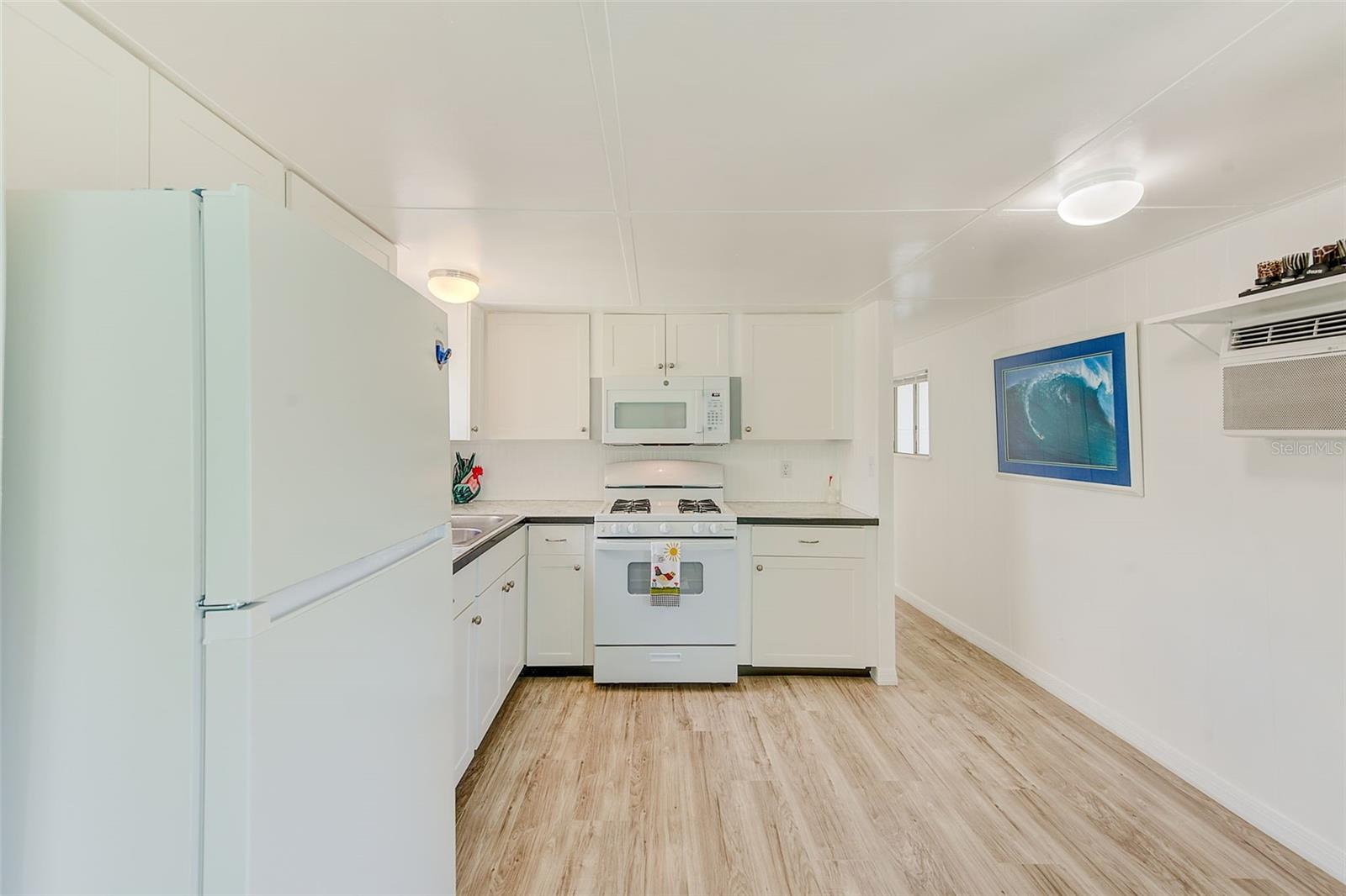 Image 7 of 39 For 6580 Seminole Boulevard 633