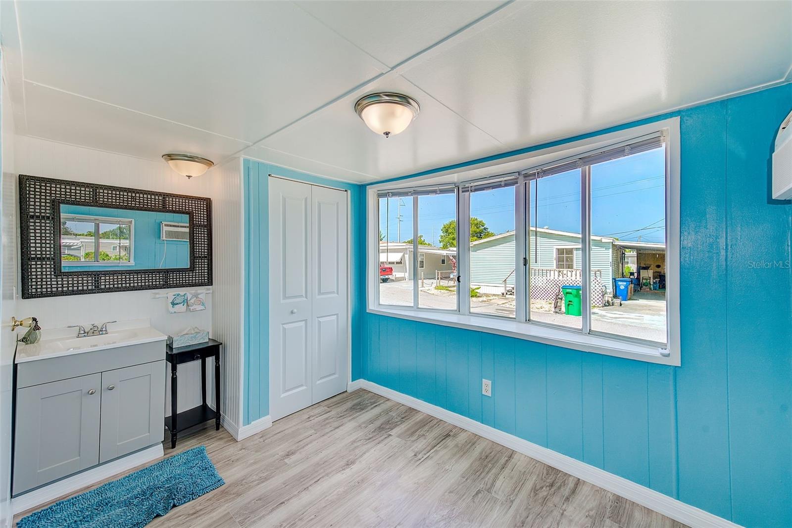 Image 9 of 39 For 6580 Seminole Boulevard 633