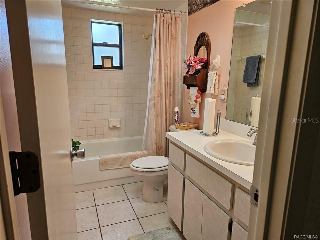 Image 24 of 37 For 7525 Fairview Court