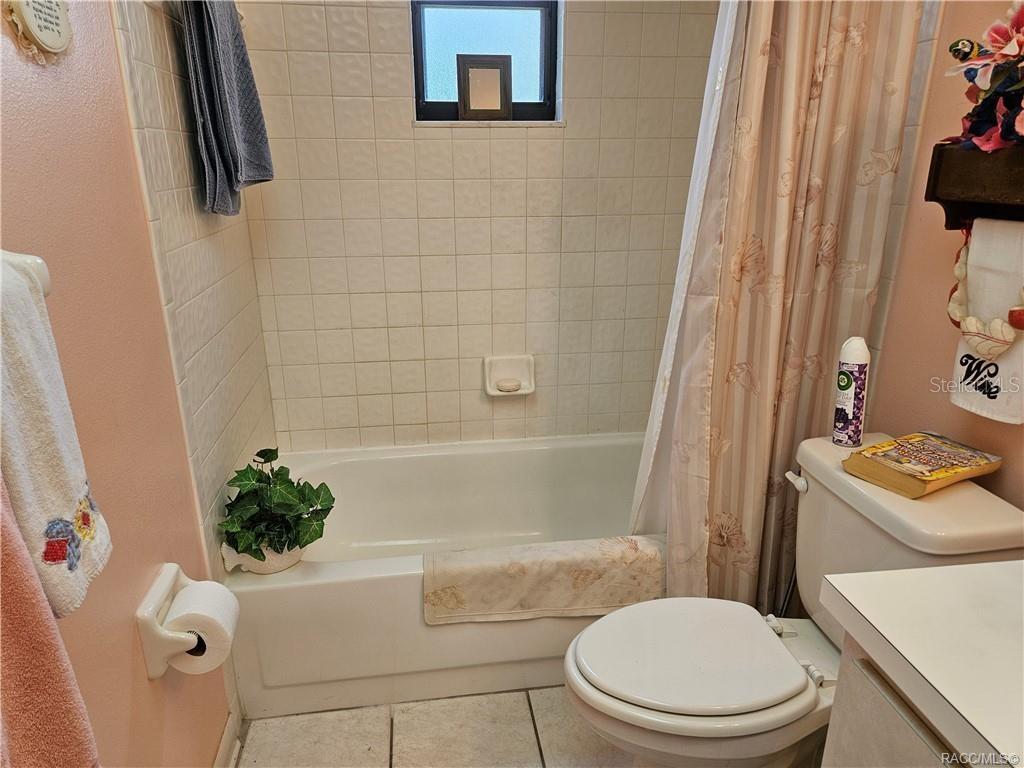 Image 25 of 37 For 7525 Fairview Court