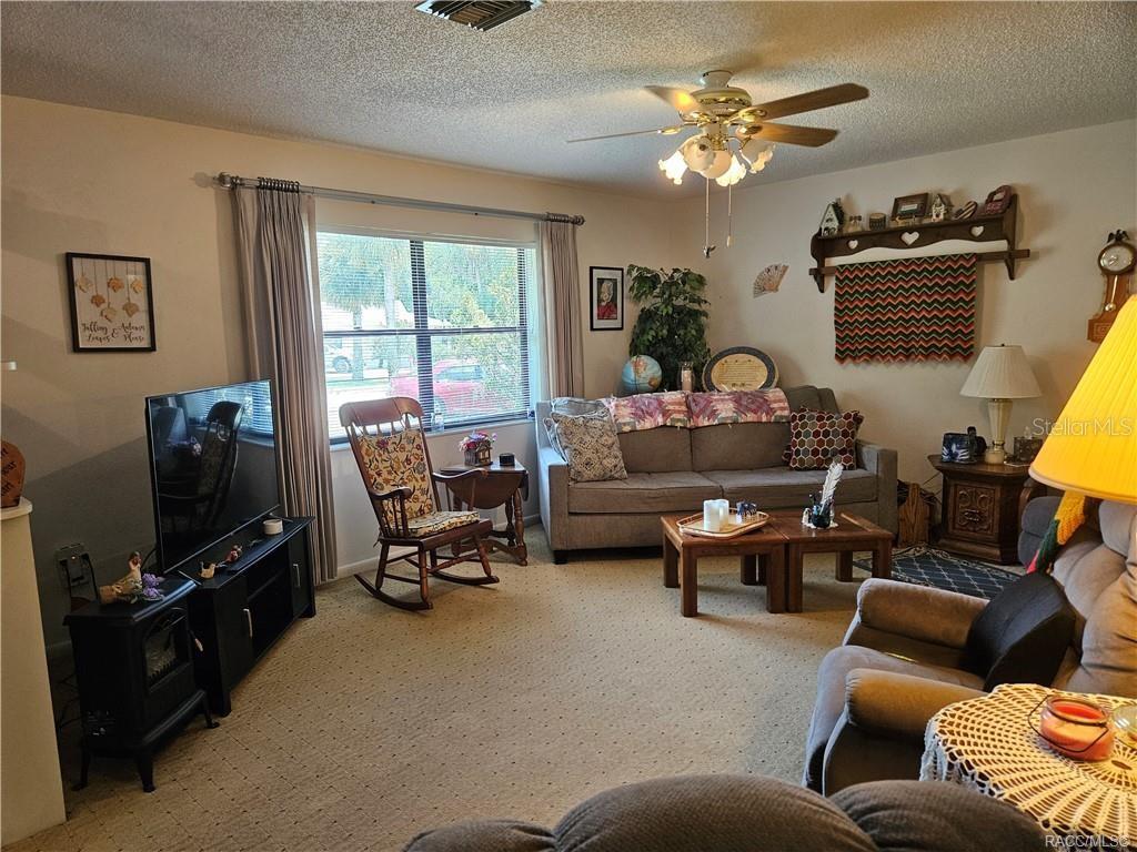 Image 6 of 37 For 7525 Fairview Court