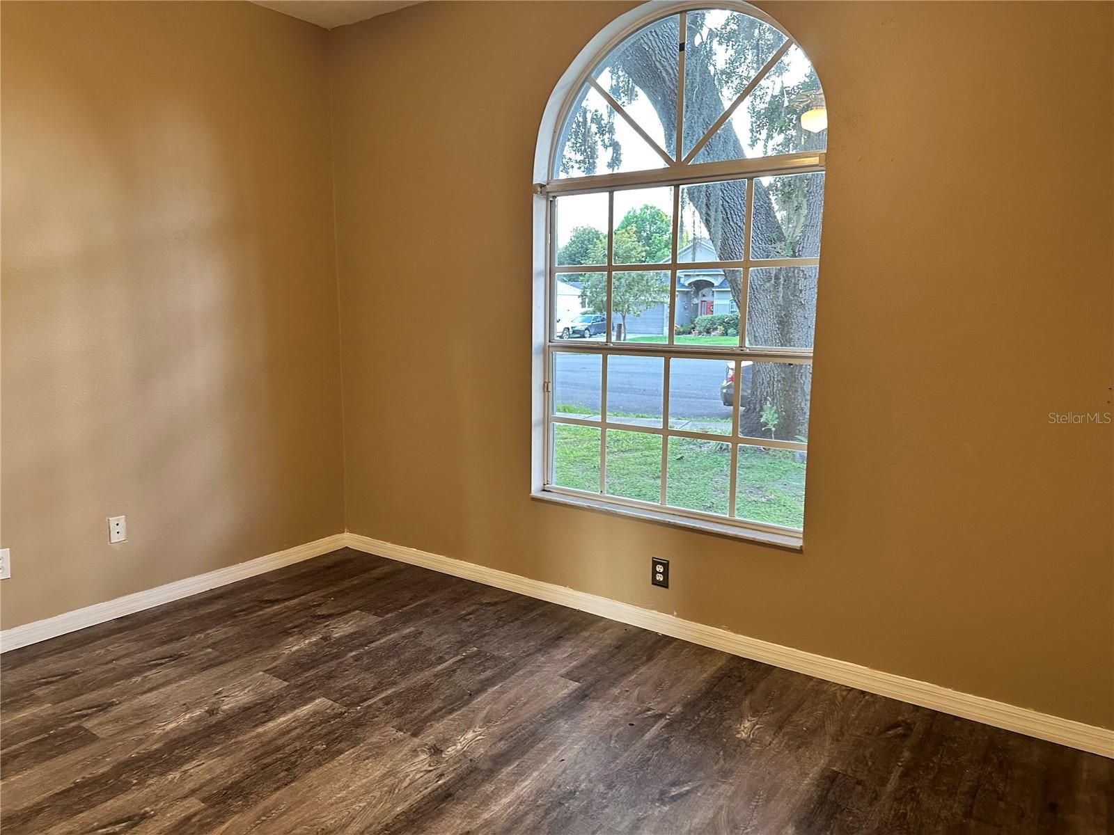 Image 4 of 22 For 1608 Rydell Lane