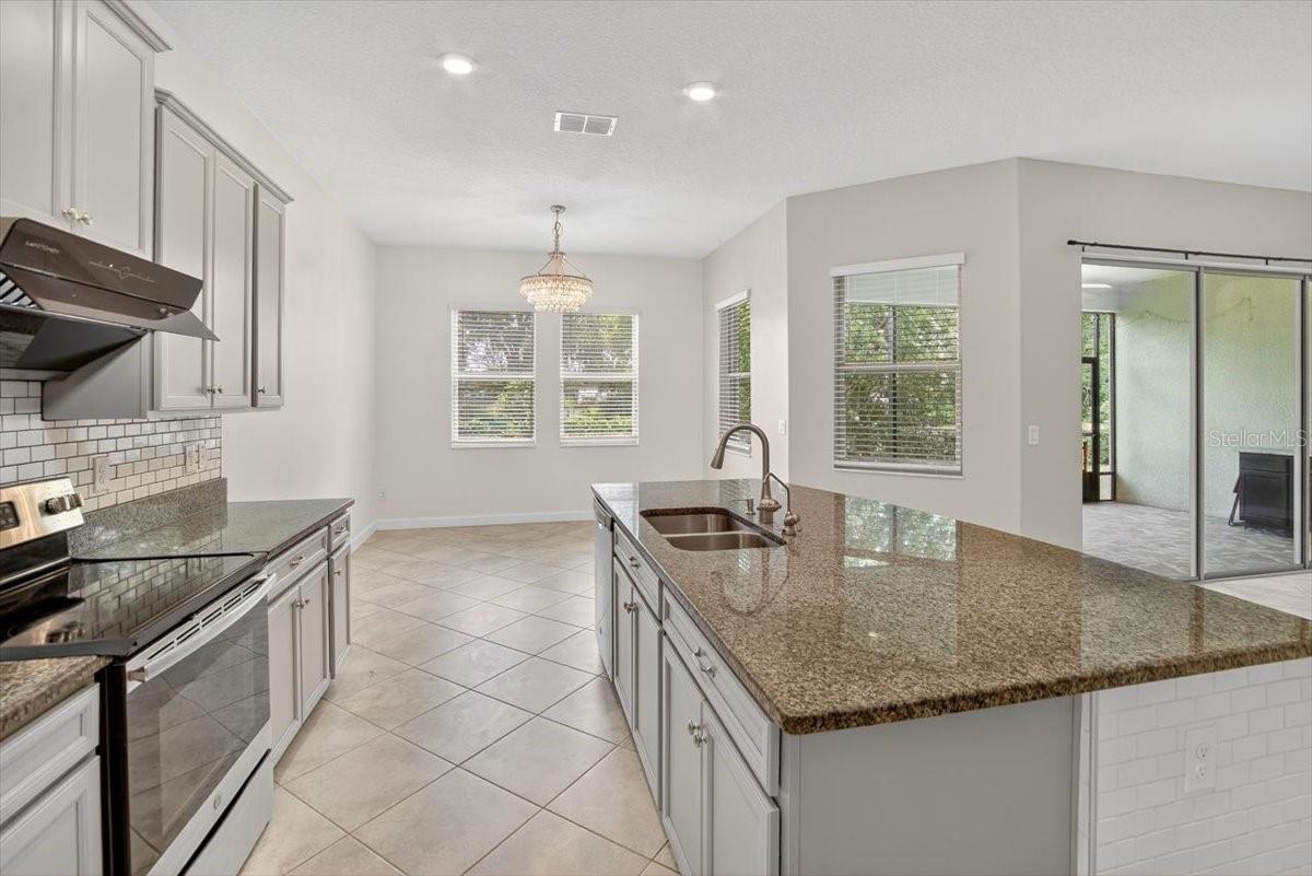 Listing photo id 16 for 2781 Hilliard Drive