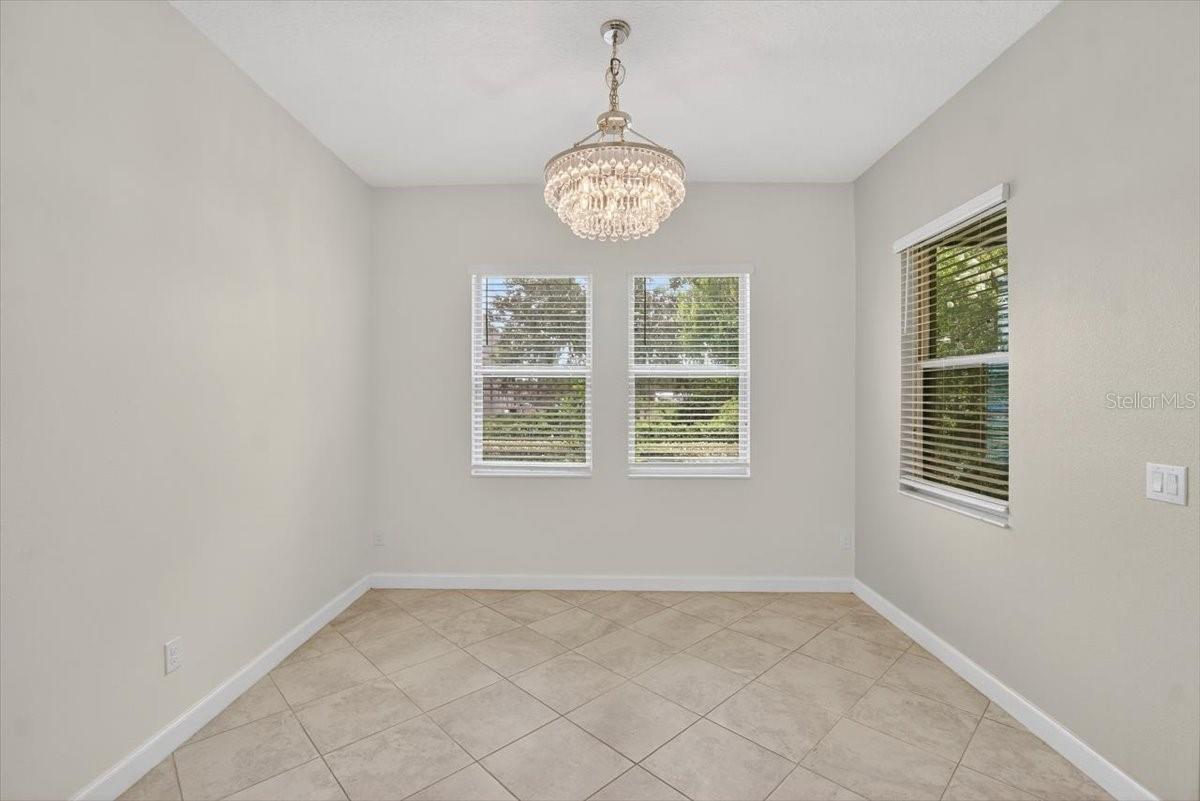 Listing photo id 18 for 2781 Hilliard Drive