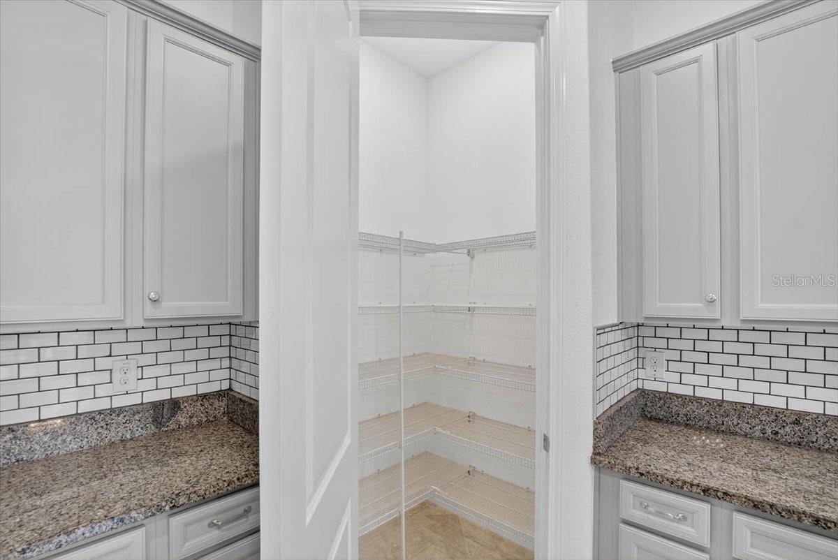 Listing photo id 20 for 2781 Hilliard Drive