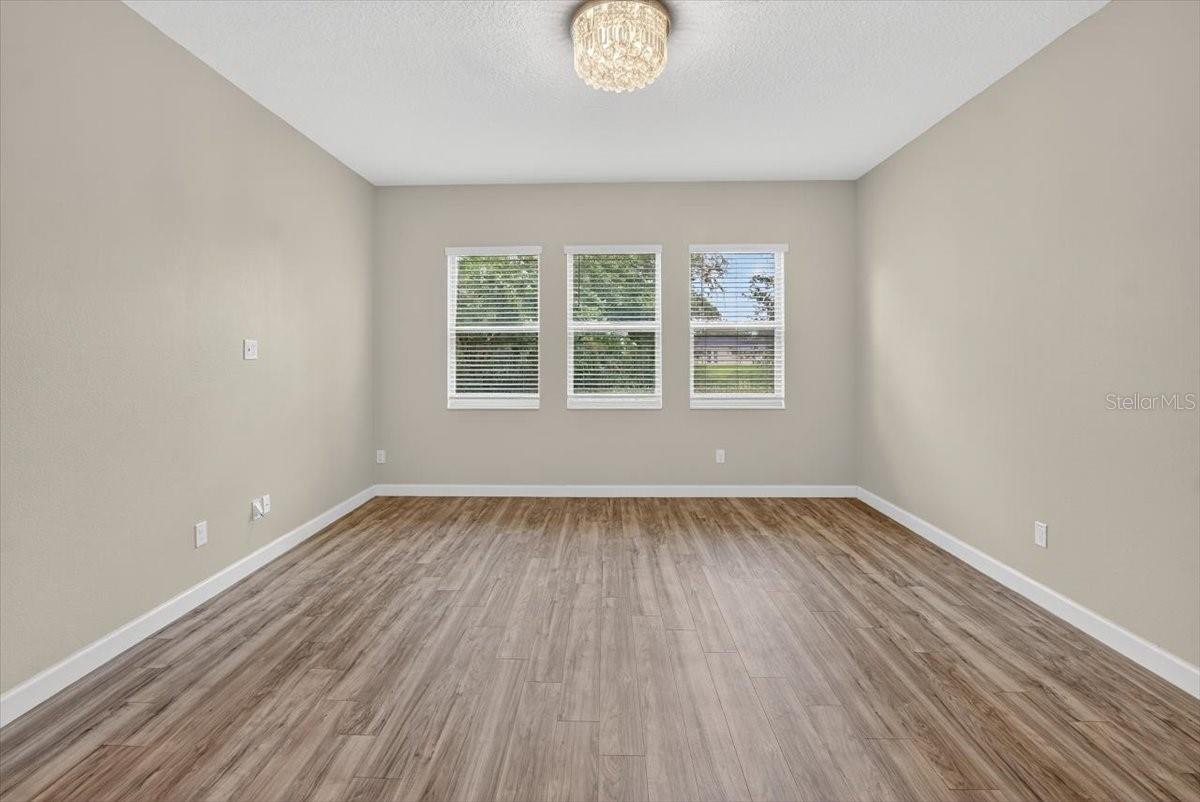 Listing photo id 21 for 2781 Hilliard Drive