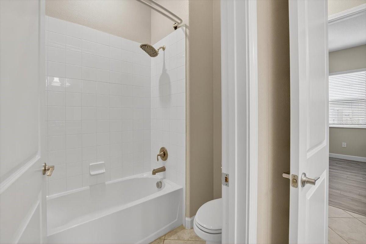 Listing photo id 6 for 2781 Hilliard Drive
