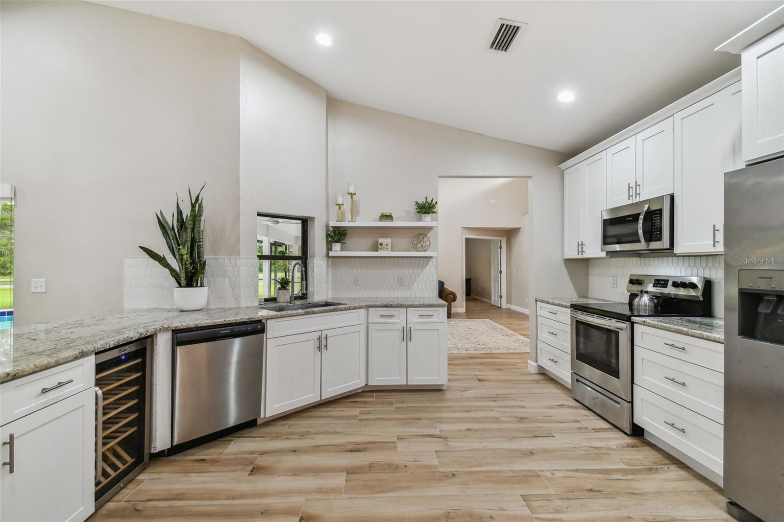 Image 19 of 68 For 90 Camelia Court