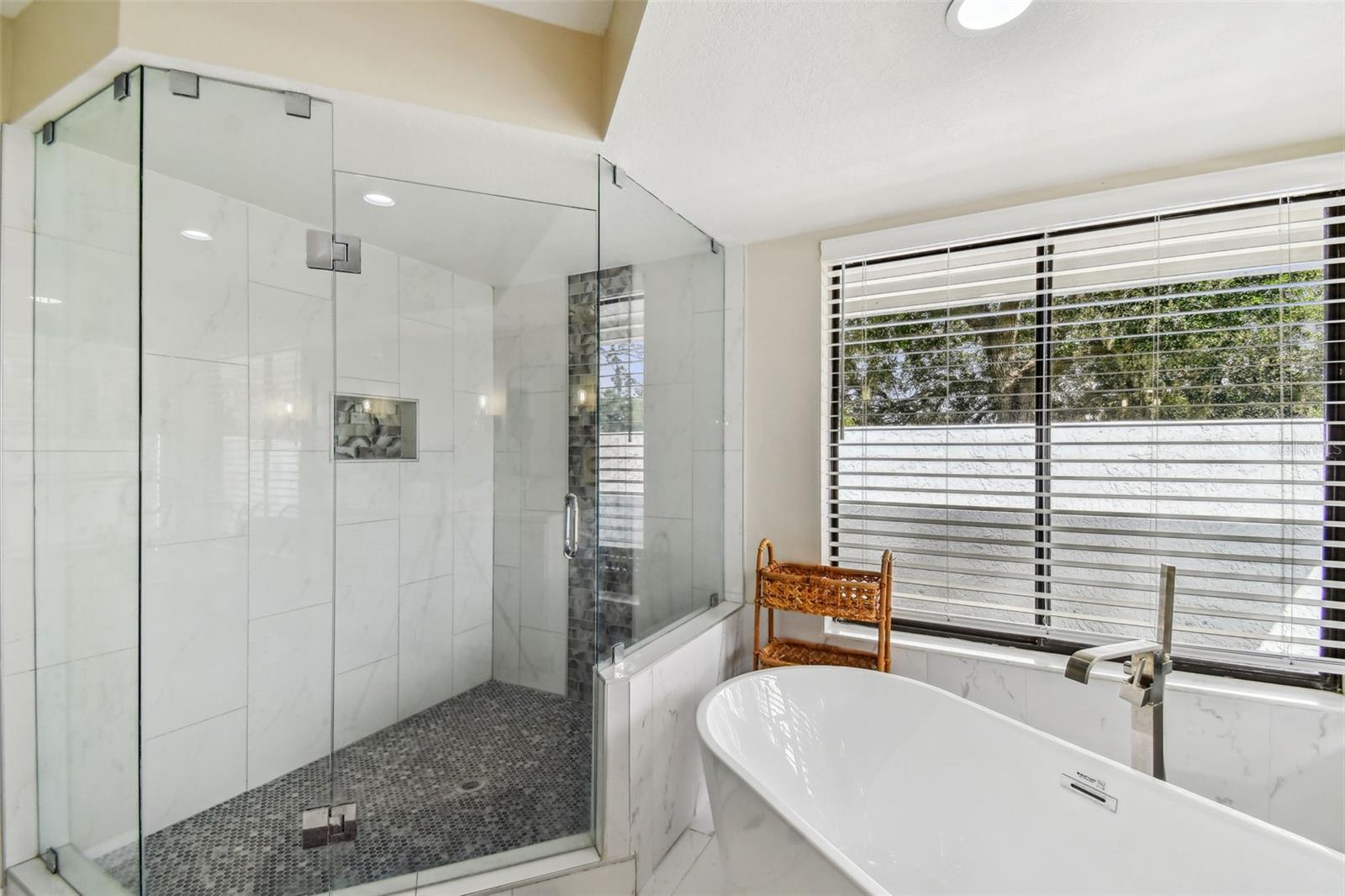 Image 28 of 68 For 90 Camelia Court