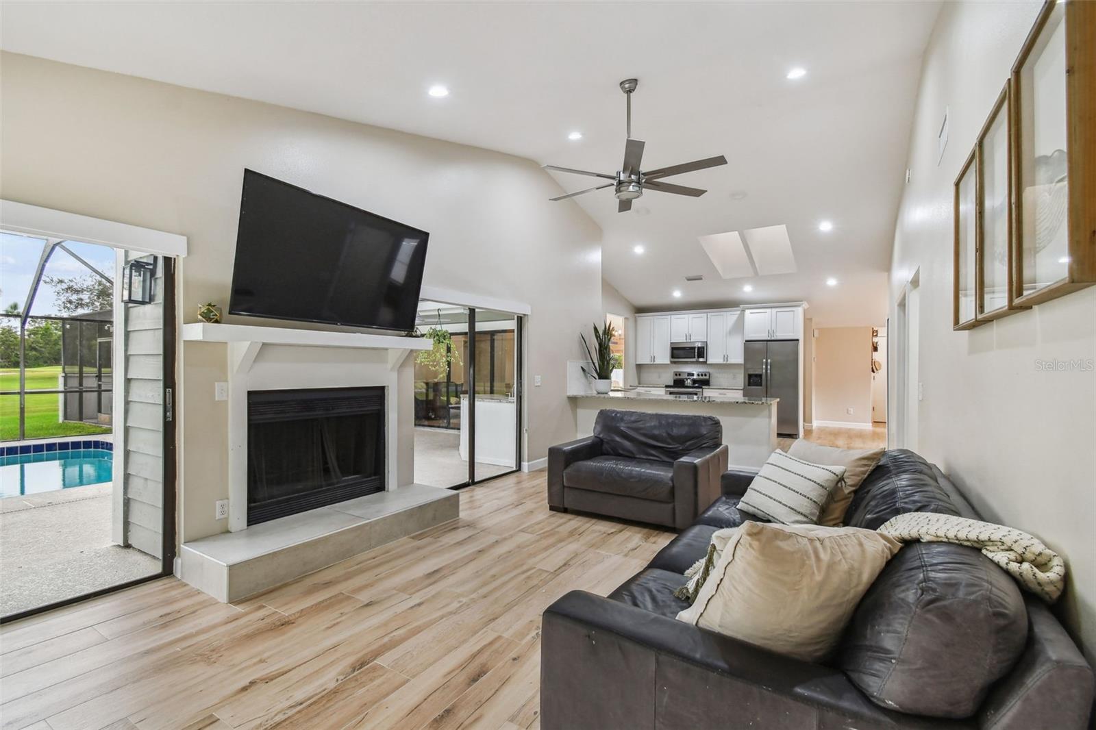 Image 4 of 68 For 90 Camelia Court