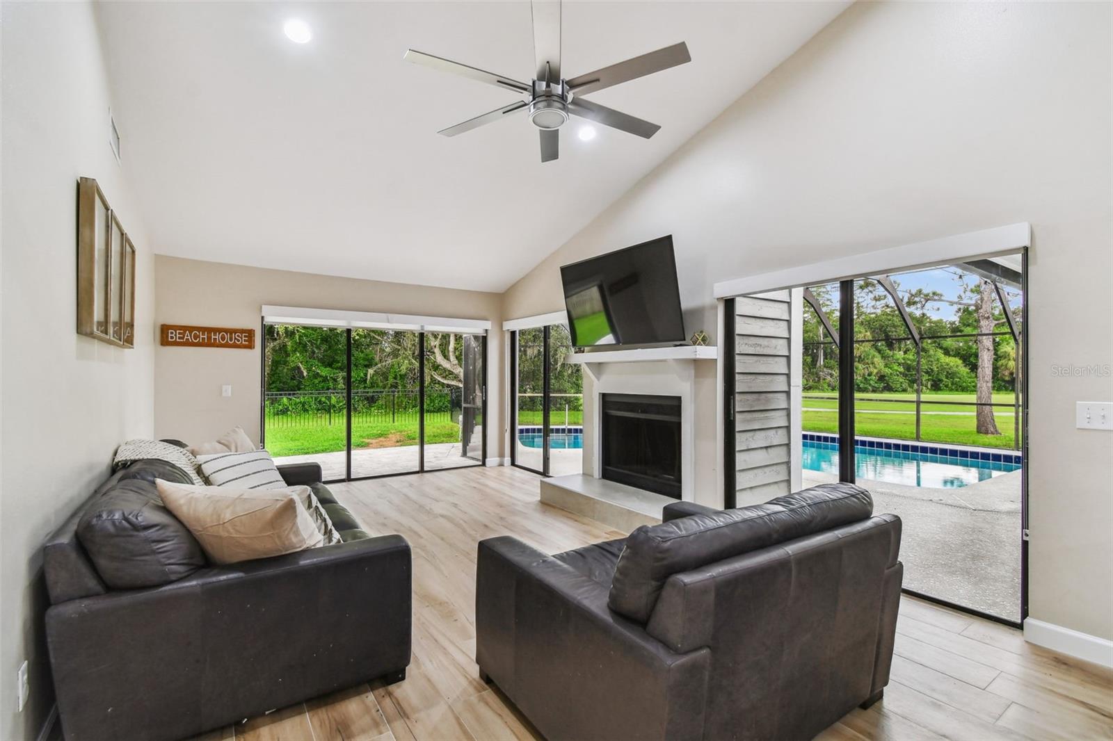 Image 5 of 68 For 90 Camelia Court