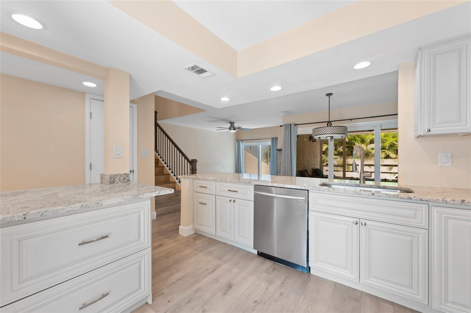 Image 10 of 45 For 4316 Sunray Court 34