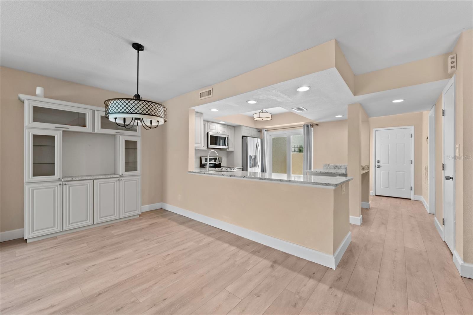 Image 8 of 45 For 4316 Sunray Court 34