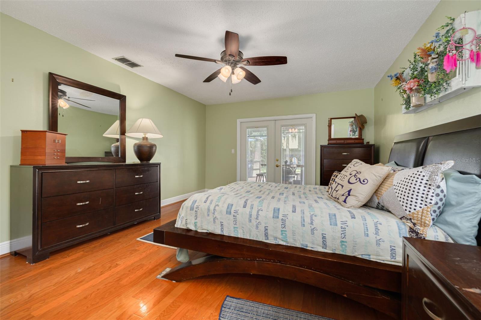 Image 15 of 43 For 2232 Colonial Boulevard W