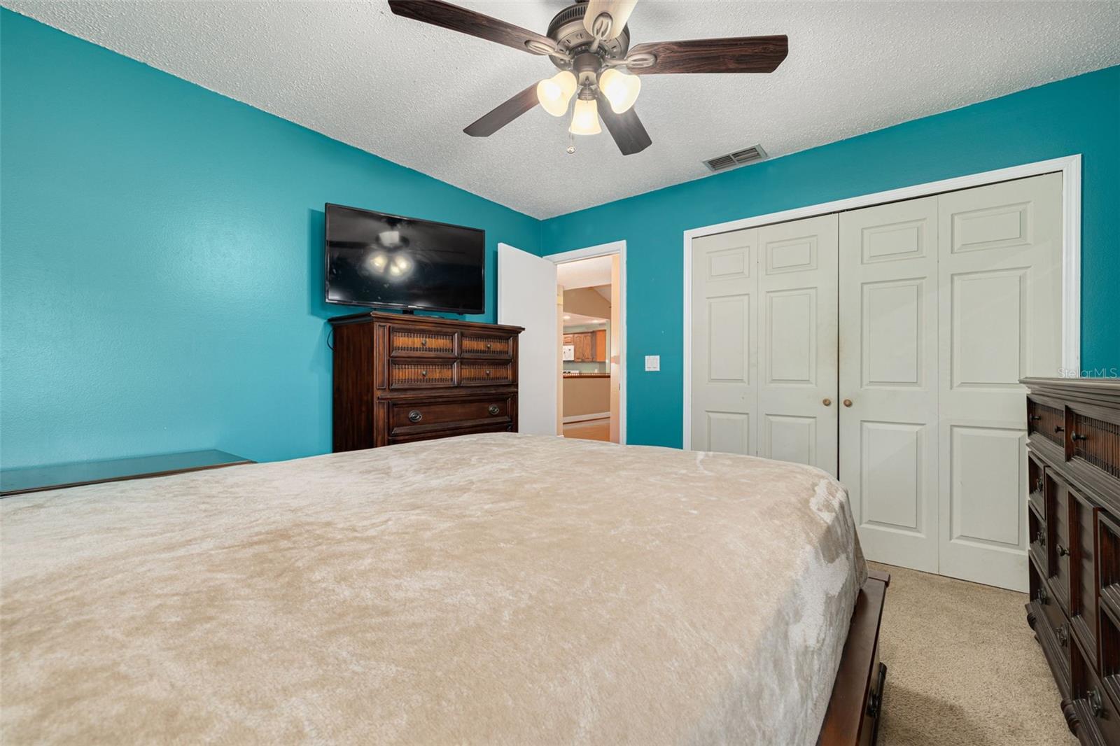 Image 22 of 43 For 2232 Colonial Boulevard W