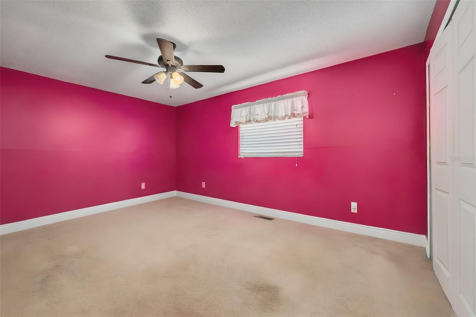 Image 24 of 43 For 2232 Colonial Boulevard W