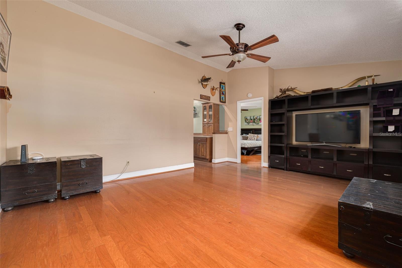 Image 5 of 43 For 2232 Colonial Boulevard W