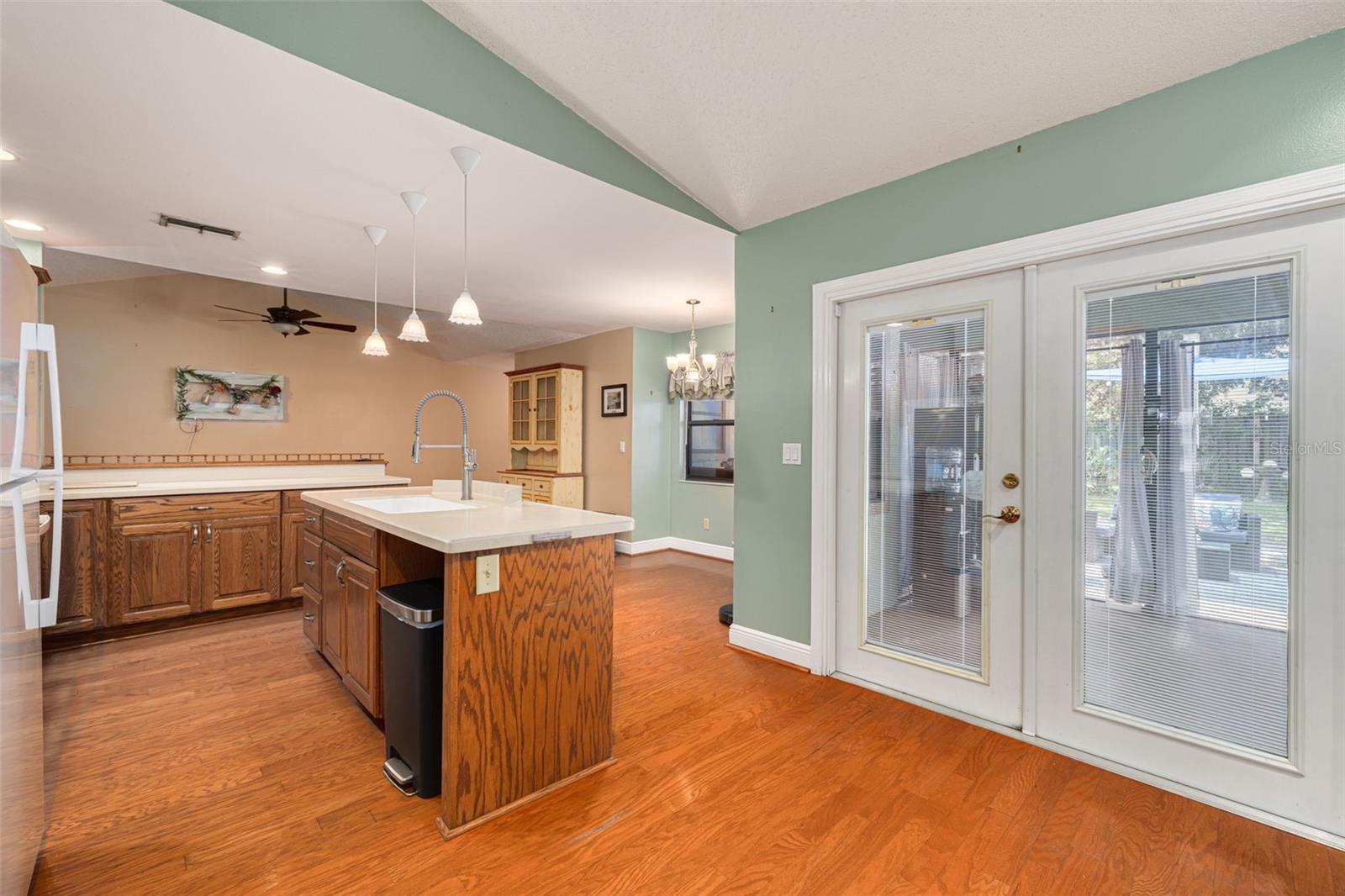 Image 7 of 43 For 2232 Colonial Boulevard W