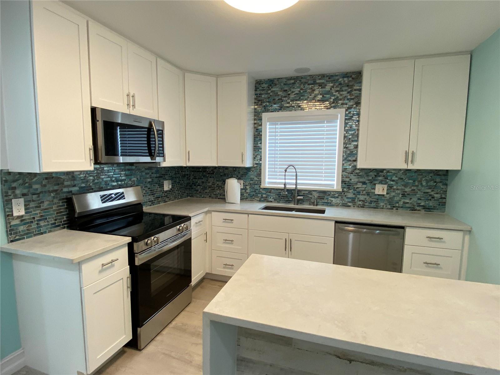 Image 3 of 11 For 202 18th Avenue