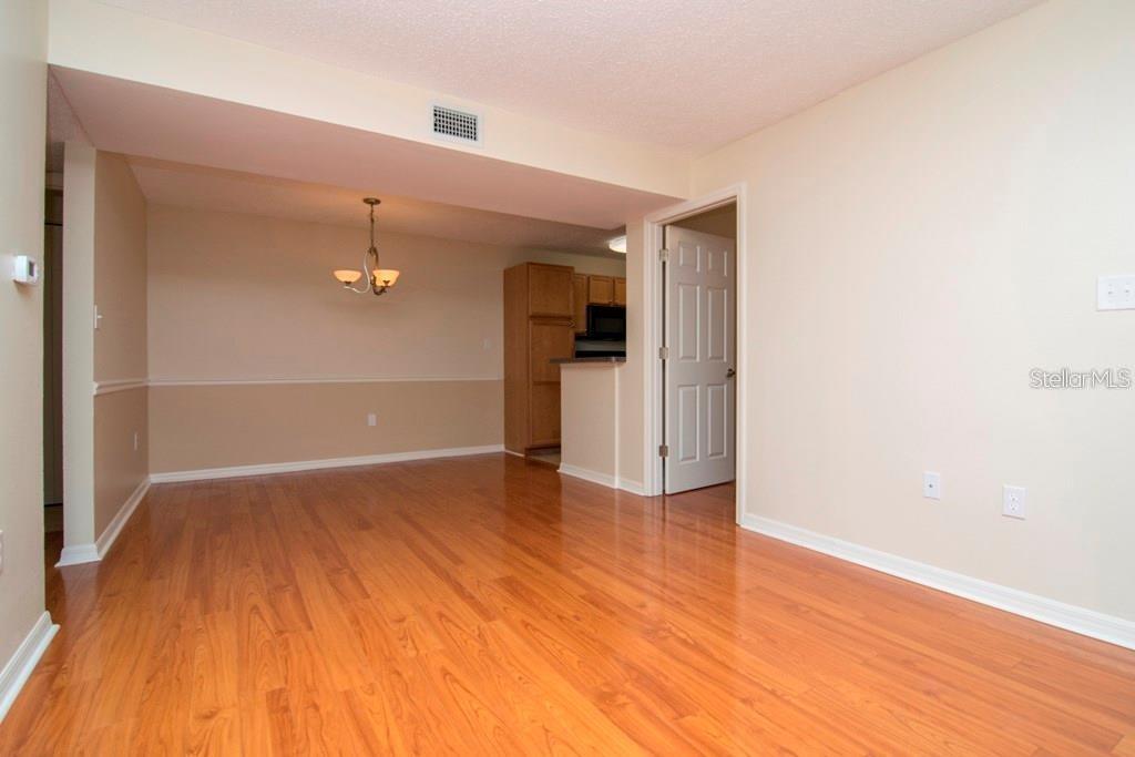 Image 2 of 17 For 804 Lake Haven Square 101