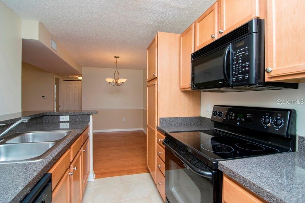 Image 5 of 17 For 804 Lake Haven Square 101