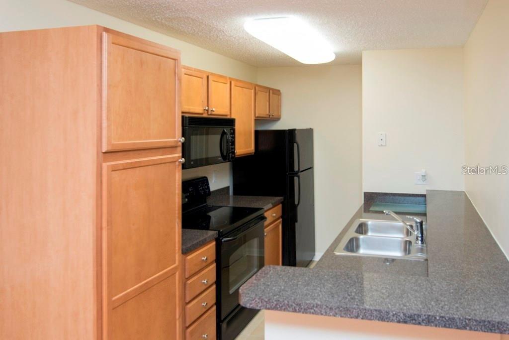 Image 6 of 17 For 804 Lake Haven Square 101