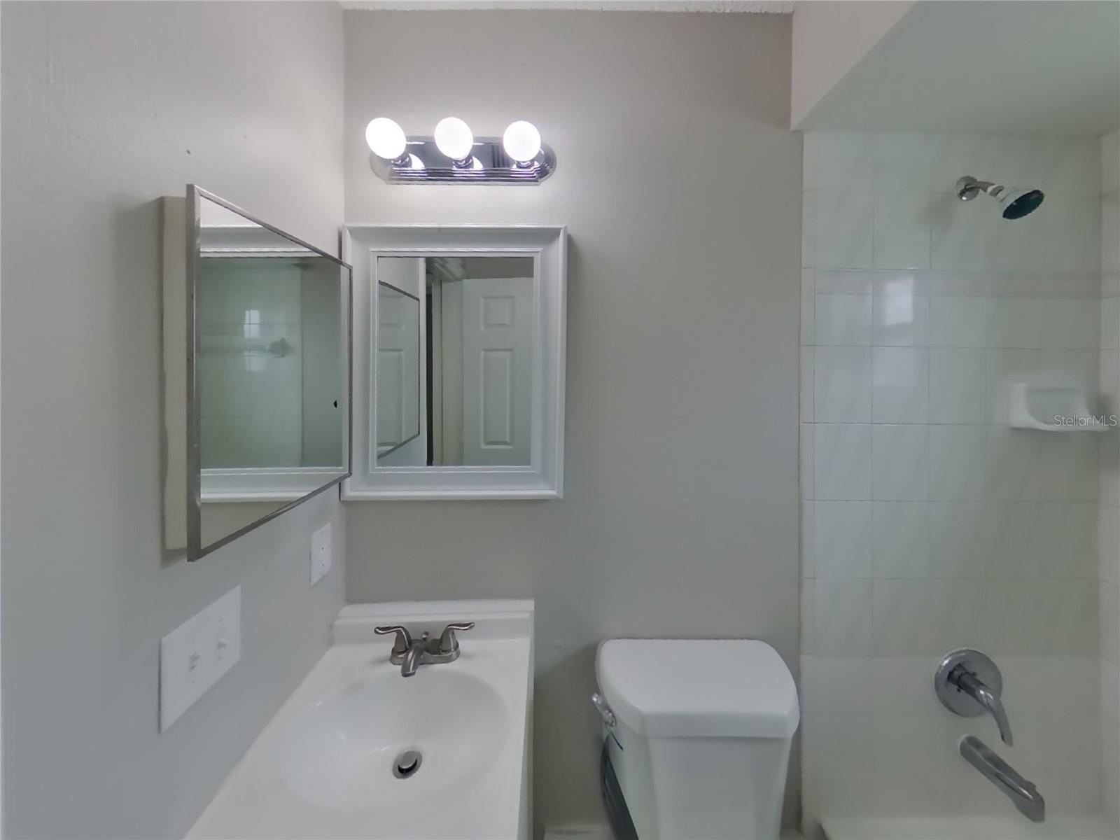 Listing photo id 12 for 6623 Freeport Drive